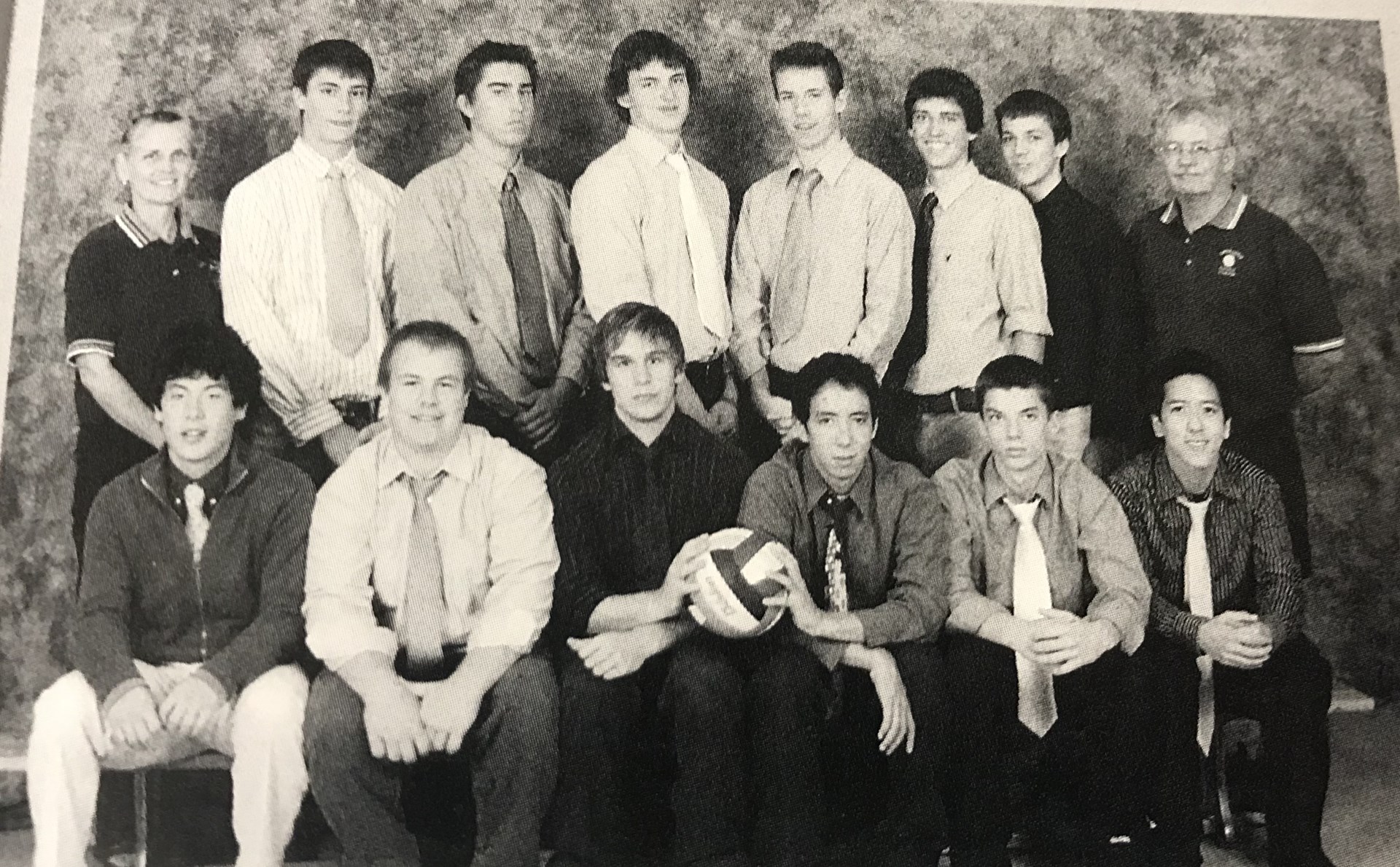 2007-2008 Sr. Boys Volleyball Team 